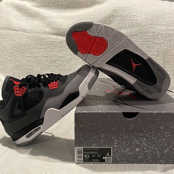 Air Jordan 4 Retro.  Dark grey/infrared 23-Black